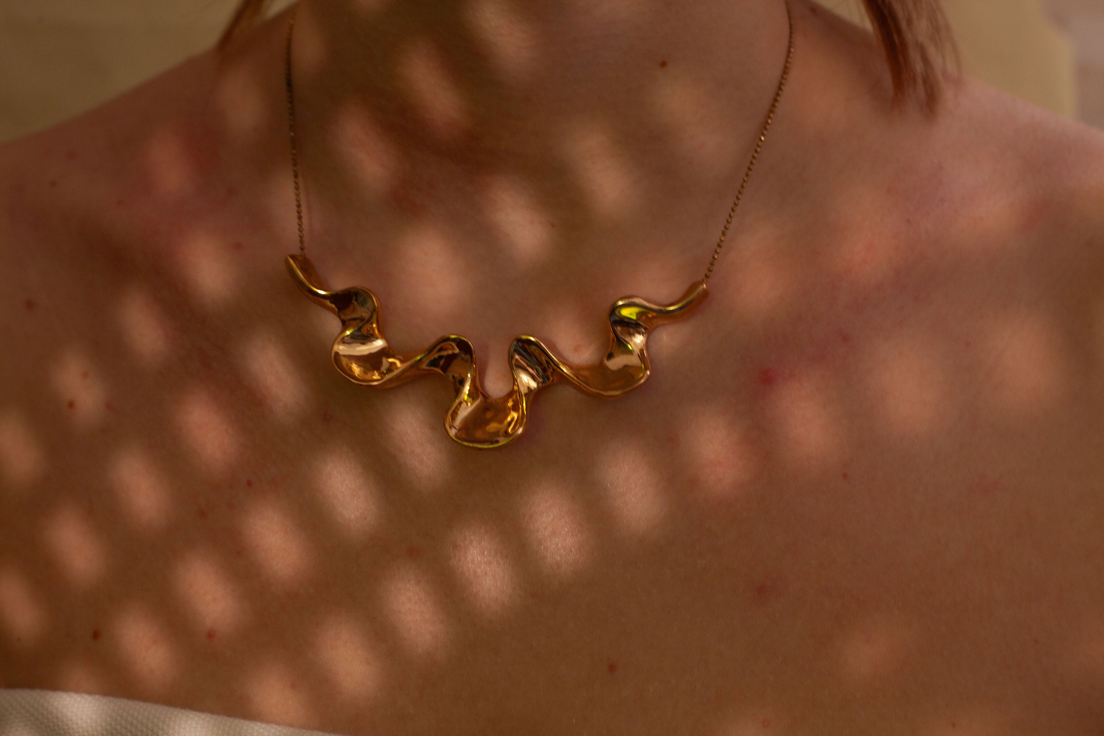 Linea Dorata – Collana Effetto Luce ✨